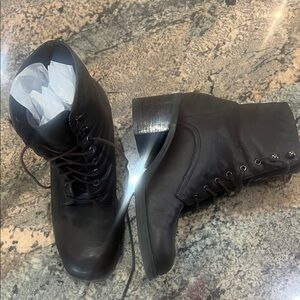 Women's Lace Up Boots - Brown